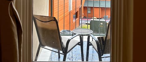 Studio (2 Bedrooms) | Mountain view