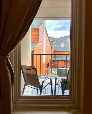 Studio (2 Bedrooms) | Utsikt mot bergen