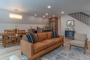 Studio (5 Bedrooms) | Living area - Whistling Moose (Island Park)