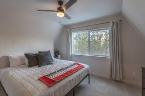 สตูดิโอ (5 Bedrooms) | 5 ห้องนอน, เปลนอนเด็กแบบพกพา, ผ้าปูที่นอน