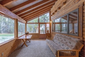 Hus (5 Bedrooms) | 5 soverom, strykejern/-brett, reiseseng for barn og sengetøy