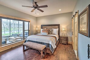 3 habitaciones, tabla de planchar con plancha y cuna de viaje 