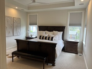 5 bedrooms, desk, iron/ironing board, travel cot