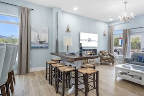 Dining - Welcoming Retreat featuring Arcades, Free Daily Tickets, Near SDC & 1 Mile to State Park Marina (Branson)