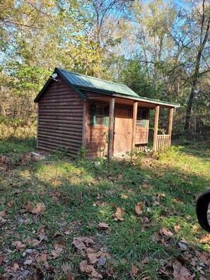 Exterior - Celtic Glen Farm Stay - Mini Log Cabin
 (Spencer)