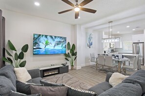 Smart-TV, Kamin, Videospiele