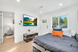 1 chambre, bureau, fer et planche à repasser, Wi-Fi gratuit