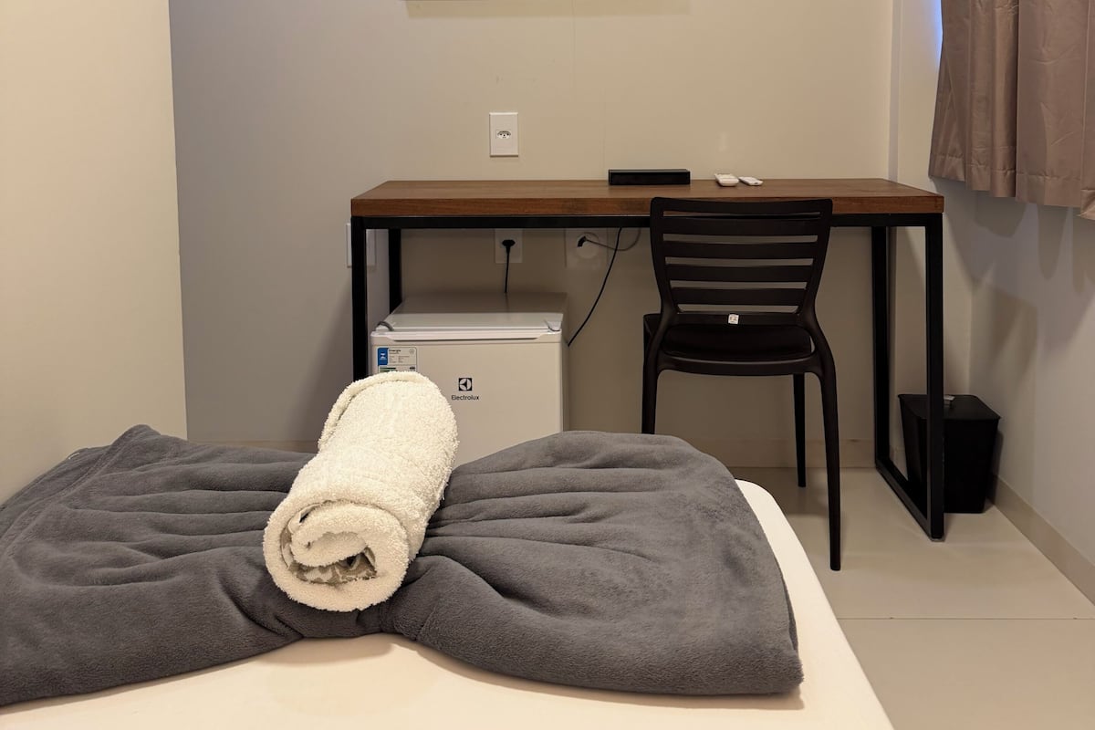 1 bedroom, desk, laptop workspace, free WiFi