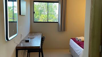 Habitació doble superior | 1 dormitori, escriptori i espai de treball apte per a portàtils