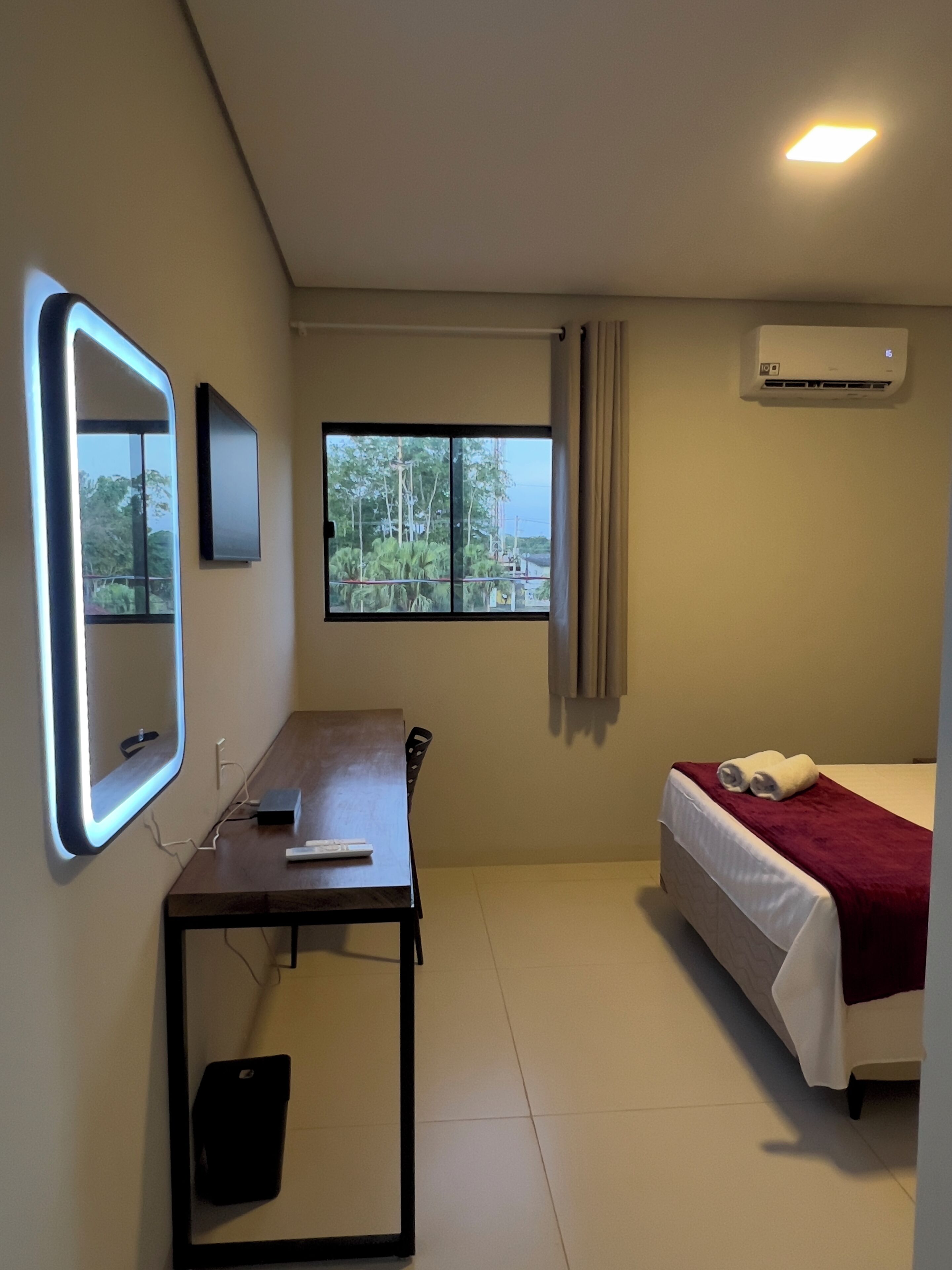 Habitació doble superior | 1 dormitori, escriptori i espai de treball apte per a portàtils 