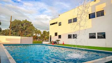 Piscina a l'aire lliure