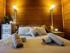 3 soverom, strykejern/-brett, internettilgang og sengetøy