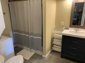 Hair dryer, towels, soap, shampoo - A hidden gem tucked away in the outskirts of Ohio’s first capitol, Chillicothe. (Chillicothe)