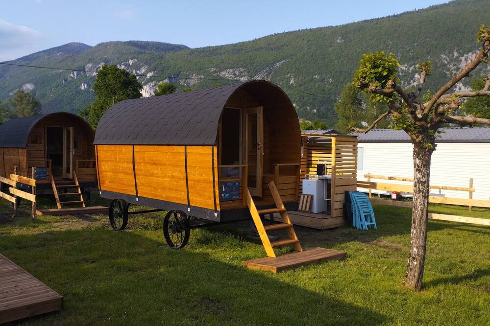 Caravan-Classic-Ensuite with Shower