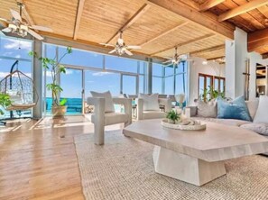 TV, fireplace, offices - Breathtaking Sunset Villa+Guesthouse+2 hot tubs (San Diego)