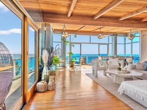 Televisión, chimenea, oficina