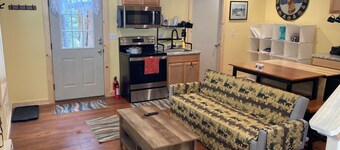Wapiti Cabin - a Wolf Crossing Cabin next to Yellowstone
