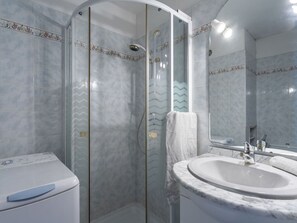 Towels - Cosy apartment for 3 guests with WIFI, TV, patio and pets allowed (Cogolin)