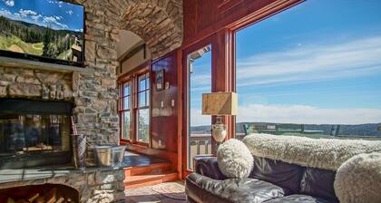 Slope side 8 BR at Sanctuary Majestic Mountain Top Estate 4800 square feet of quality sleeps 16