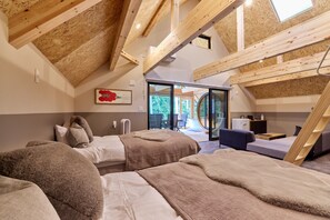 1 bedroom, desk, free WiFi, bed sheets - Room only plan Bring your own food Luxurious st / Minamitsurugun Yamanashi (Minamitsurugun)