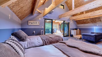 1 bedroom, desk, free WiFi, bed sheets