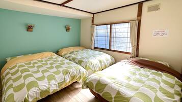 3 bedrooms, desk, iron/ironing board, free WiFi