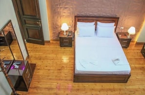 Doppelzimmer, 1 Doppelbett, Nichtraucher, Stadtblick | Bettwäsche aus ägyptischer Baumwolle, hochwertige Bettwaren