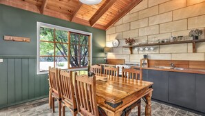 Dining - Jamieson Cottages - Cottage ONE - Sleeps 4 (Jamieson)