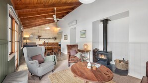 Interior - Jamieson Cottages - Cottage ONE - Sleeps 4 (Jamieson)