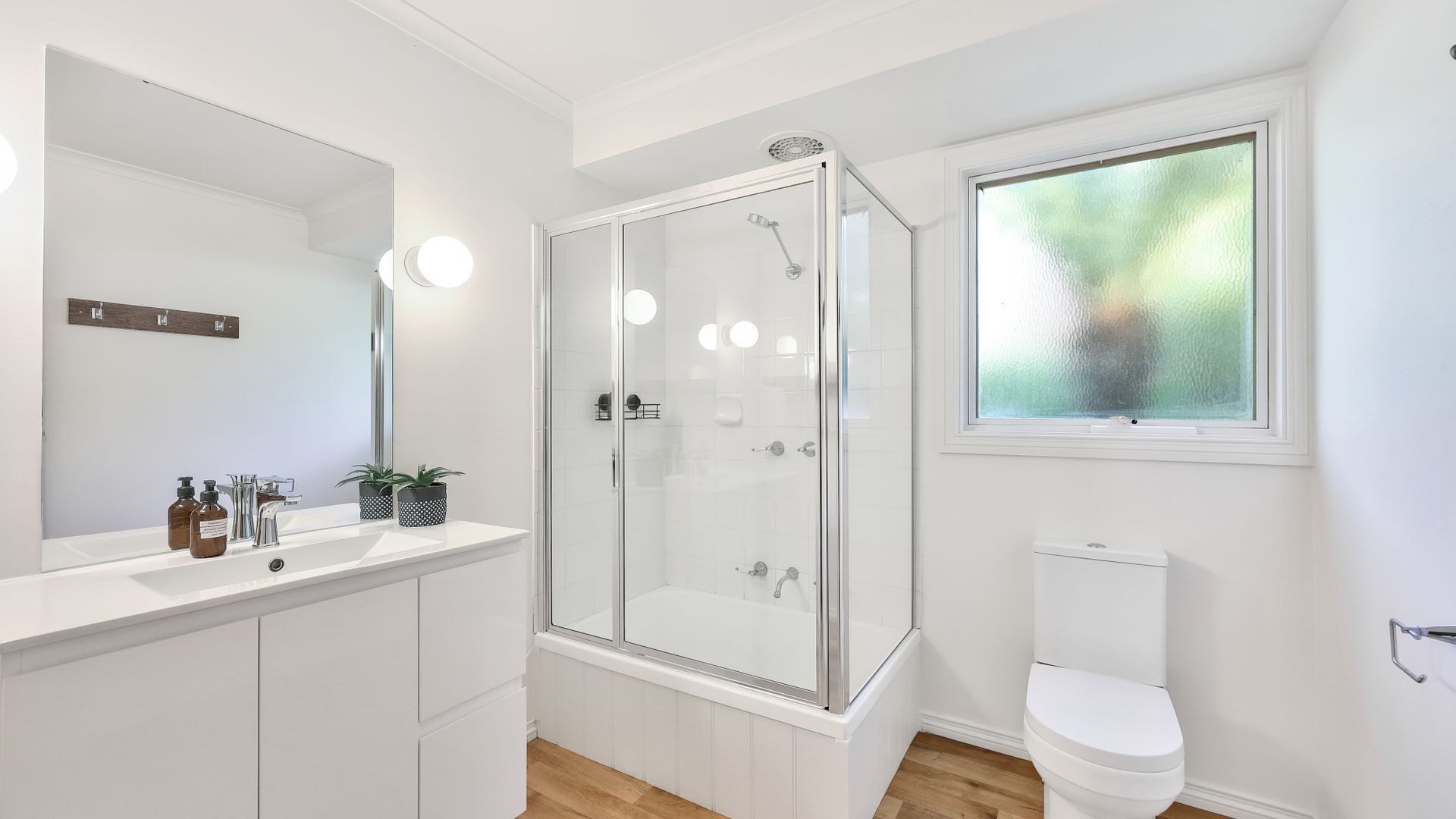 淋浴设施、吹风机