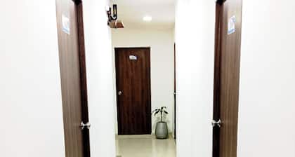 HOTEL SHALOM INN