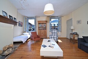 2 soverom, strykejern/-brett, wi-fi (inkludert) og sengetøy