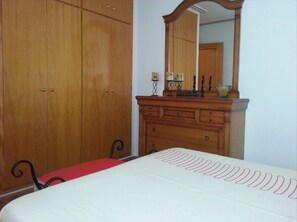 3 bedrooms, free WiFi, bed sheets