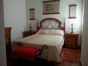 3 bedrooms, free WiFi, bed sheets - Apartment 'Residencia Lucia' with Sea View, Wi-Fi and Air Conditioning (Guardamar del segura)