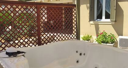 Villa 'Jasmine' with Mountain View, Wi-Fi and Air Conditioning