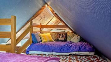 1 habitación, tabla de planchar con plancha, wifi gratis y ropa de cama