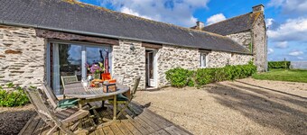 Cottage 'Gîte Calme Avec Jardin Et Terrasse' with Private Terrace, Private Garden and Wi-Fi