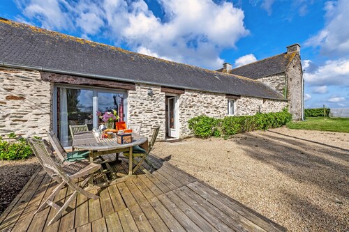 Maison 'Gîte Calme Avec Jardin Et Terrasse' avec terrasse privée, jardin privé et Wi-Fi