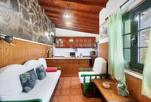 Interior - Holiday Home 'Casa Rural Ondina B' with Sea View, Private Terrace and Wi-Fi (Hermigua)