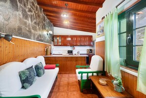 Interior - Holiday Home 'Casa Rural Ondina B' with Sea View, Private Terrace and Wi-Fi (Hermigua)