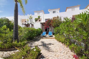 Terrace/patio - Holiday Home 'Villa Lydika' with Sea View, Wi-Fi and Air Conditioning (Galé)