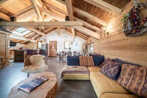 Een televisie, videogames, een dvd-speler en een stereo