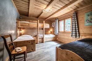 4 bedrooms, iron/ironing board, free WiFi, bed sheets - Chalet 'Le Ber Abbay' with Mountain View, Private Terrace and Wi-Fi (Abondance)
