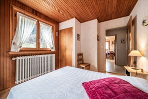 2 Schlafzimmer, Bügeleisen/Bügelbrett, kostenloses WLAN