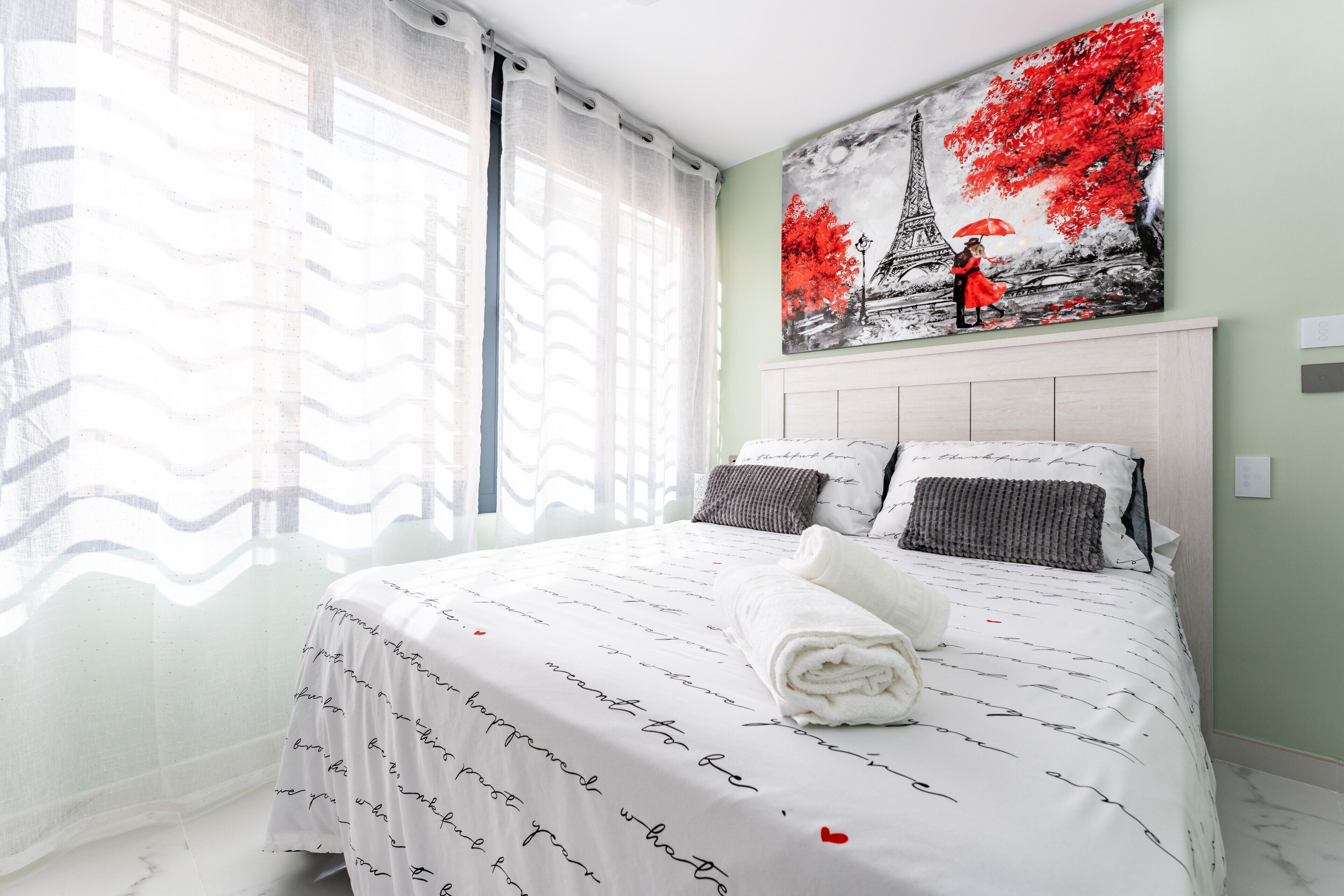 2 chambres, fer et planche à repasser, Wi-Fi gratuit, draps fournis