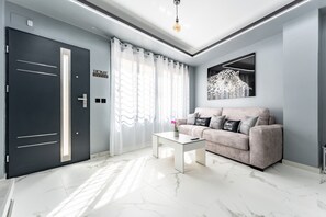 TV, ping pong - Apartment 'Ensueños8' with Wi-Fi and Air Conditioning (Fuengirola)