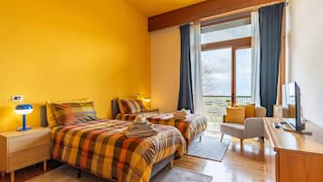 1 habitación, tabla de planchar con plancha, wifi gratis y ropa de cama