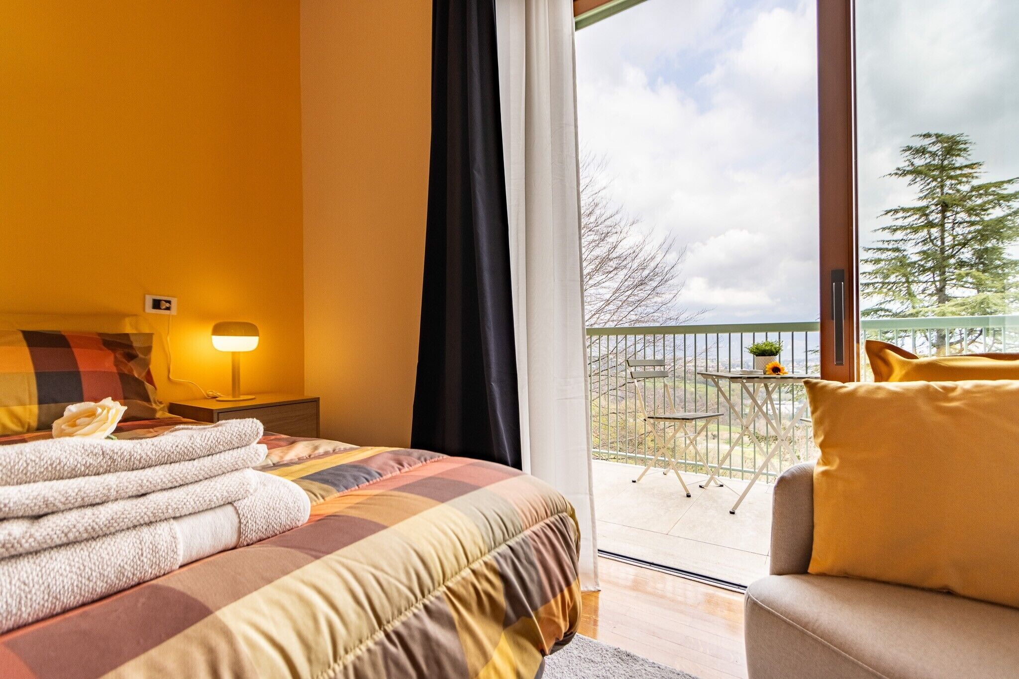 1 habitación, tabla de planchar con plancha, wifi gratis y ropa de cama 