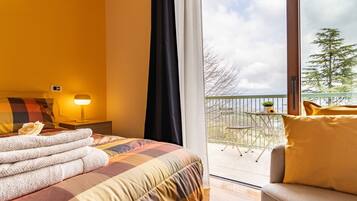 1 habitación, tabla de planchar con plancha, wifi gratis y ropa de cama