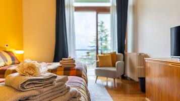 1 chambre, fer et planche Ă repasser, Wi-Fi gratuit, draps fournis